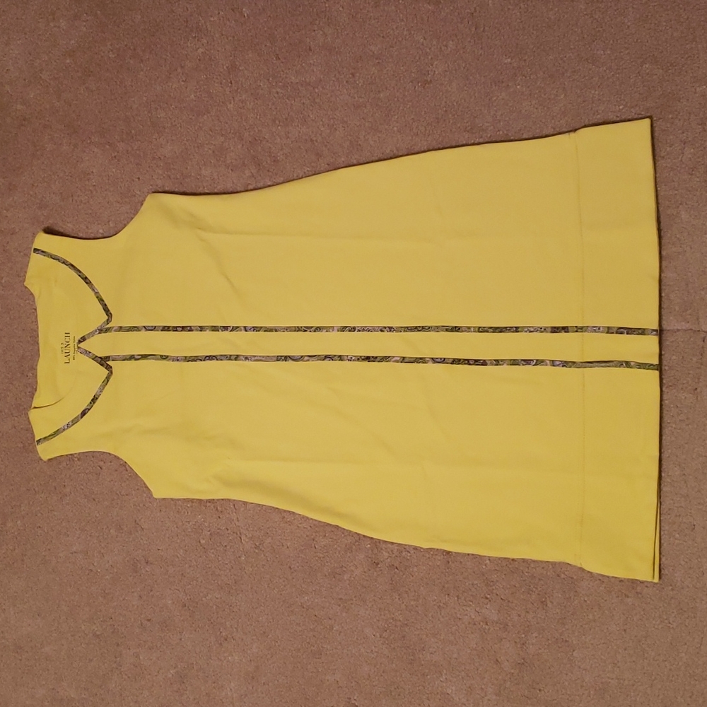 Out 2 Launch Women's 2 Piece Yellow Silhouette Dress and Shorts Golf Set